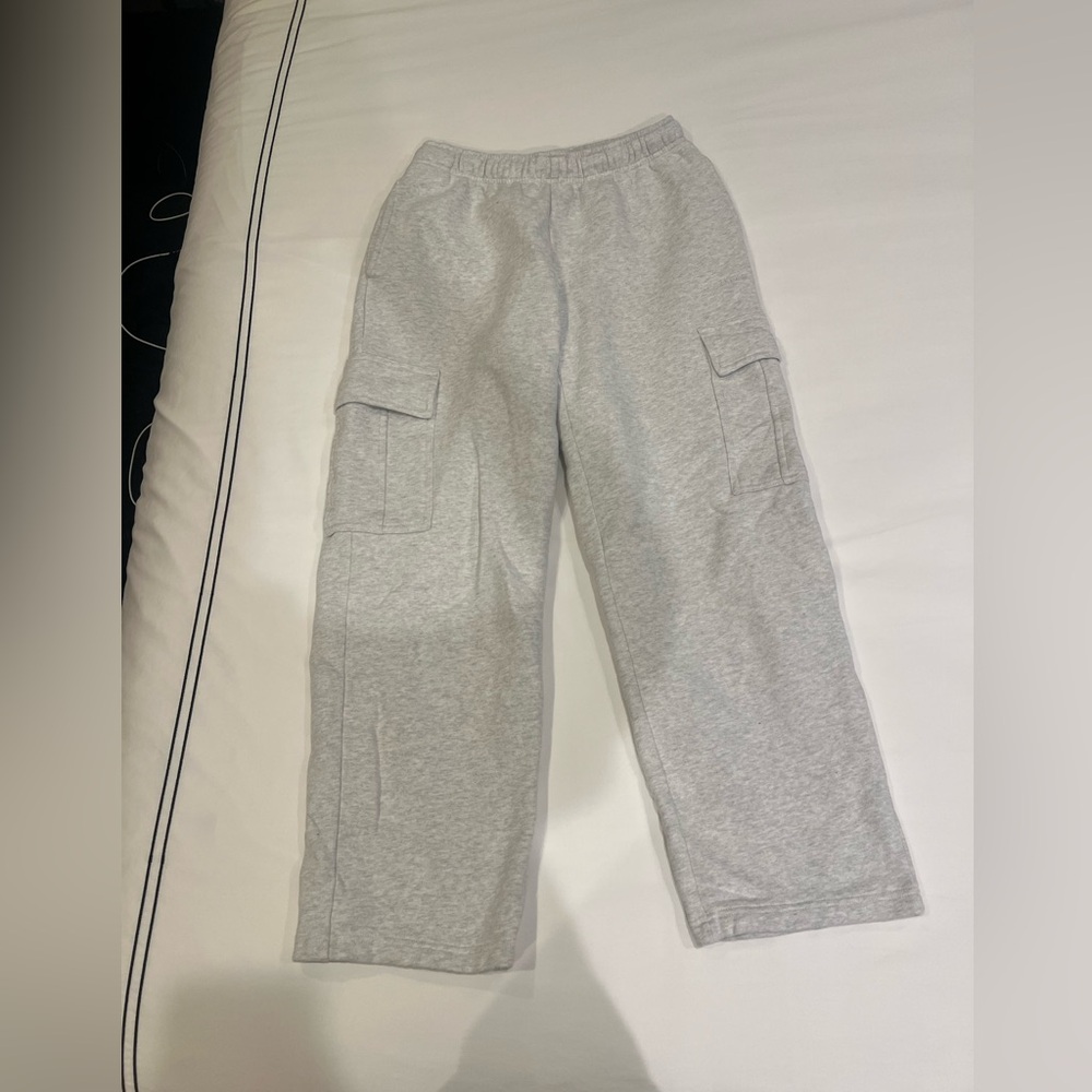 Aritzia heather cloud gray cargo sweatpants